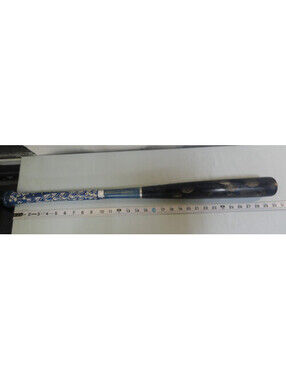 TSUNAMI BAT COMPANY LIZARD SKIN WOODEN BASEBALL BAT
